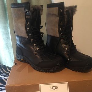 UGG Adirondack Boots NIB Sz 6